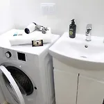 아파트 Kilinski - Apartamentylove, Prywatny Garaz, Centrum, Self Check - In, F-vat *