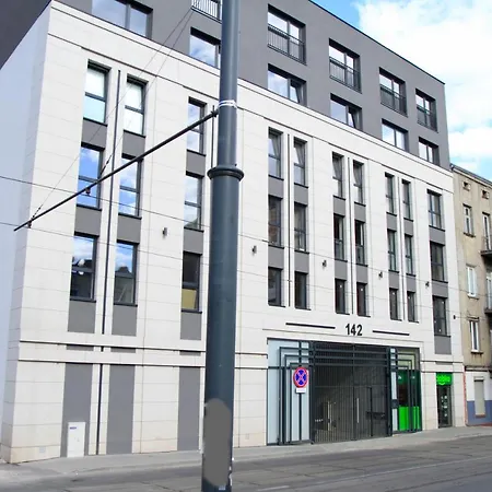 아파트 Kilinski - Apartamentylove, Prywatny Garaz, Centrum, Self Check - In, F-vat *