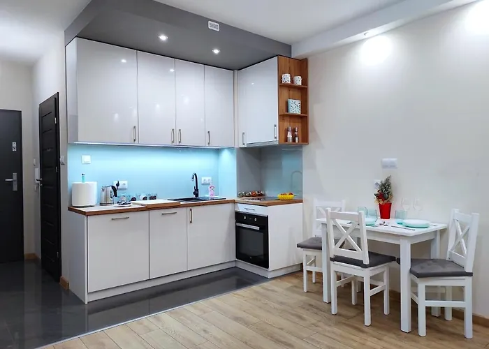 Lägenhet Kilinski - Apartamentylove, Prywatny Garaz, Centrum, Self Check - In, F-vat Łódź