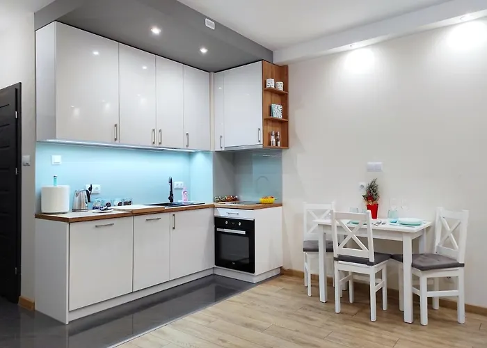 Апартаменты Kilinski - Apartamentylove, Prywatny Garaz, Centrum, Self Check - In, F-vat Лодзь